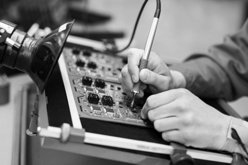 Soldering-1-bw