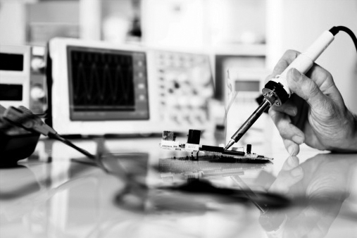 Soldering-2-bw